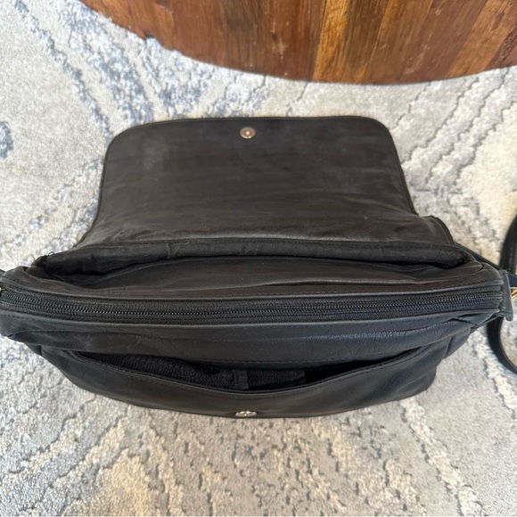 Tignanello Vintage Saddlebag Black Leather Handbag Crossbody Bag - Picture 9 of 13